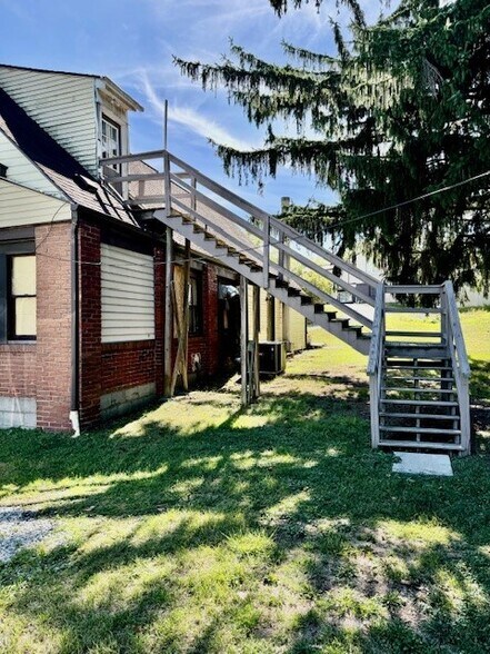 More Photos Of 4166 U.S. 40 hwy, Claysville Restaurant For Sale