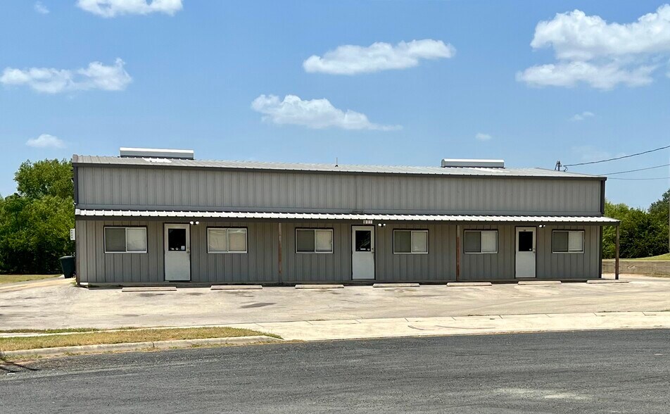 More Photos Of 5711 Monaco Cir, San Antonio Warehouse For Sale