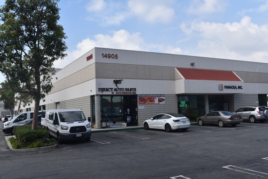 More Photos Of 14905 Paramount Blvd, Paramount Warehouse For Sale