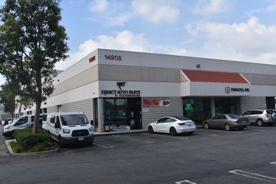 More Photos Of 14905 Paramount Blvd, Paramount Warehouse For Sale
