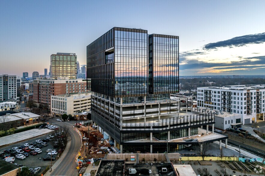 More Photos Of 2151 Hawkins St, Charlotte Office For Lease