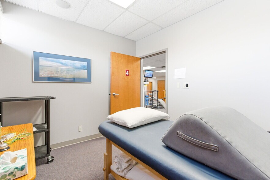 More Photos Of 4430 Crawford Ave, Louisville Medical For Sale