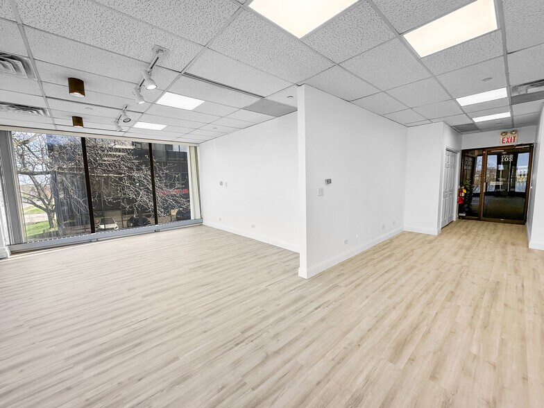 More Photos Of 62 Orland Square Dr, Orland Park Office For Sale
