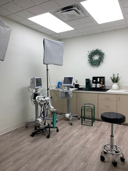 More Photos Of 35801-36091 US Hwy 19 N, Palm Harbor Freestanding For Lease