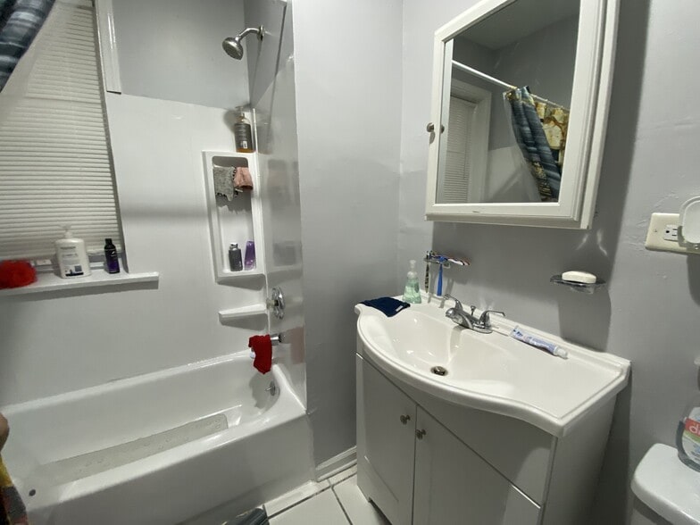 More Photos Of 245 N Mason Ave, Chicago Apartments For Sale
