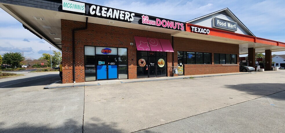 Primary Photo Of 7110 McGinnis Ferry Rd, Suwanee Service Station For Lease