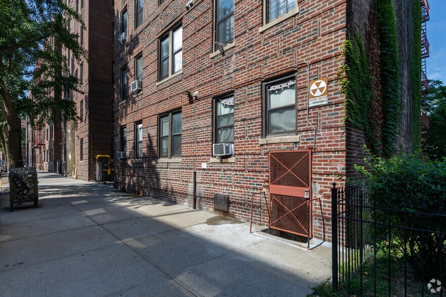 More Photos Of 3971 Gouverneur Ave, Bronx Apartments For Sale