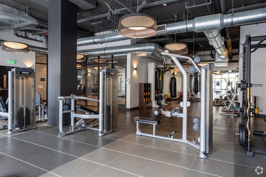 More Photos Of 687 S Hobart Blvd, Los Angeles Apartments For Lease