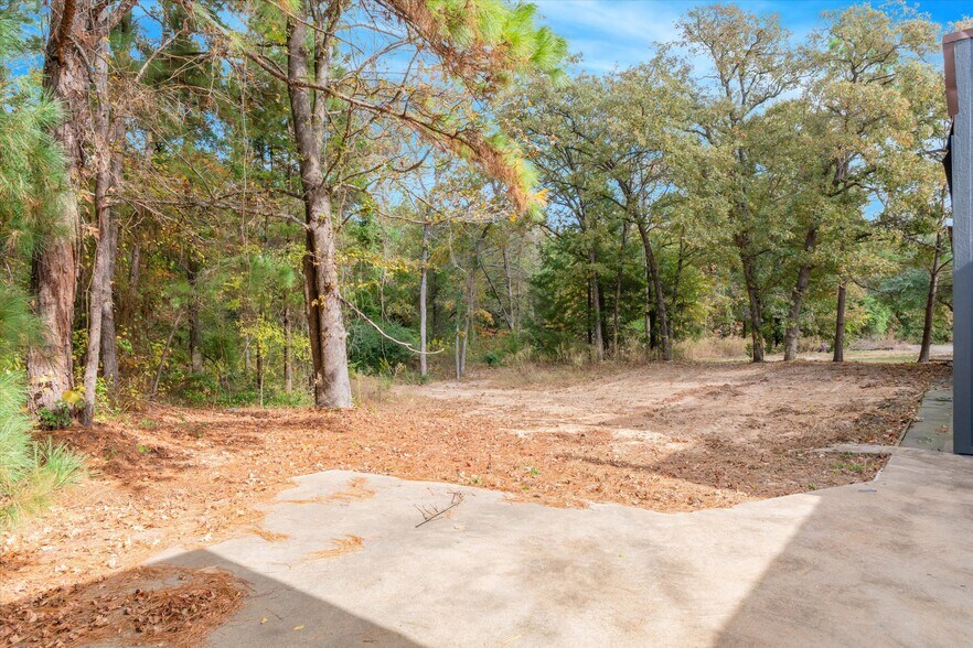 More Photos Of 700 NW Loop 564, Mineola Flex For Sale