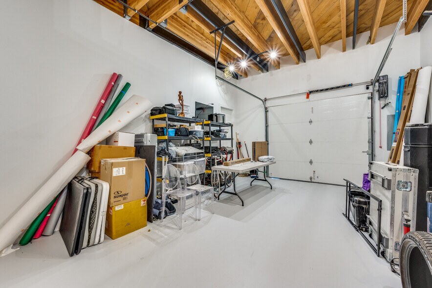 More Photos Of 4755-4763 Algiers St, Dallas Loft Creative Space For Sale