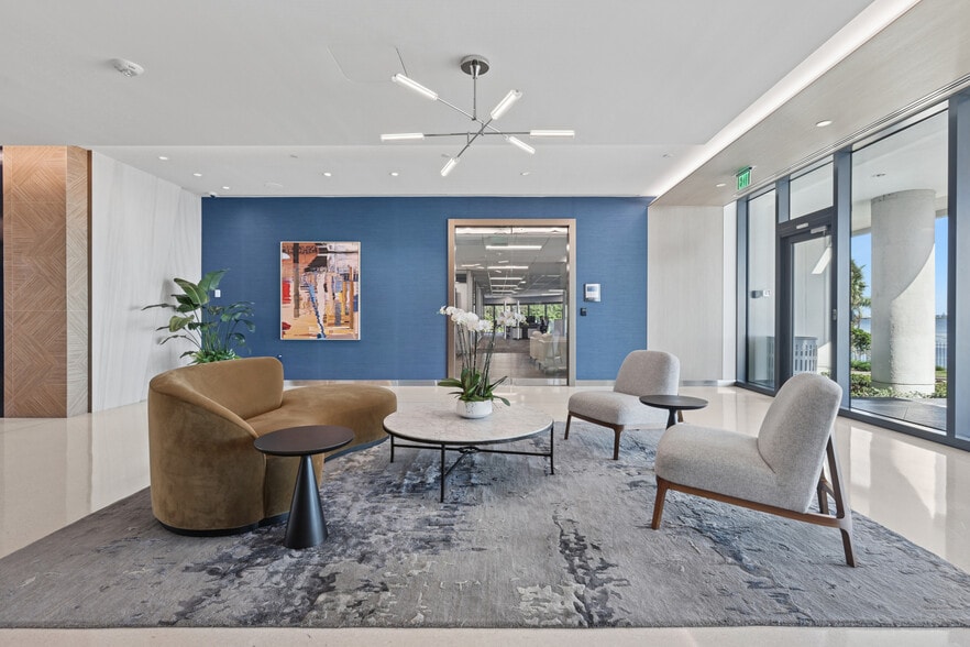 More Photos Of 2502 N Rocky Point Dr, Tampa Office For Lease