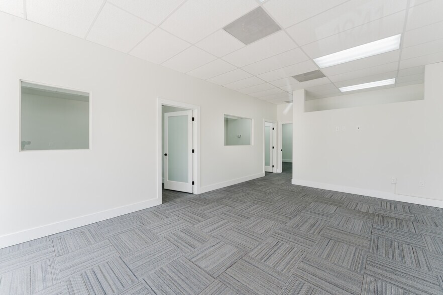 More Photos Of 1817-1847 NE 25th St, Lighthouse Point Unknown For Lease