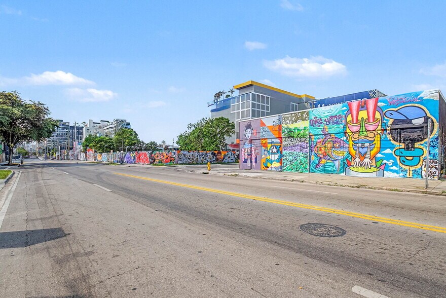 More Photos Of 2500 N Miami Ave, Miami Light Distribution For Sale