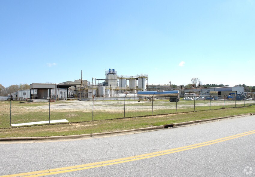 More Photos Of 6906 Dixie St, Columbus Industrial For Sale