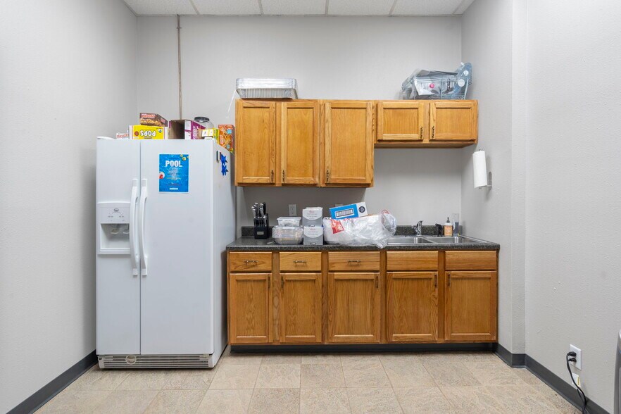 More Photos Of 2752 E Kearney St, Springfield Freestanding For Sale