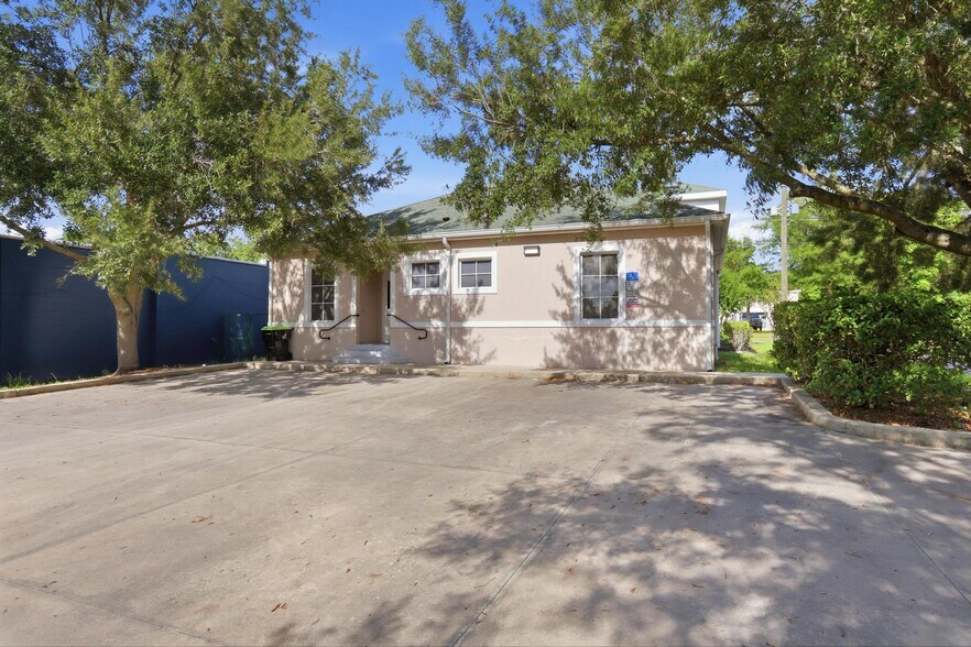 More Photos Of 344 S Woodland Blvd, Deland Office For Sale