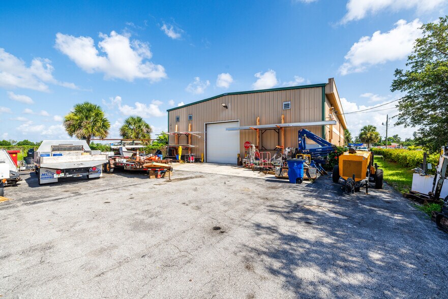 More Photos Of 17520 Rockefeller Cir, Fort Myers Warehouse For Sale