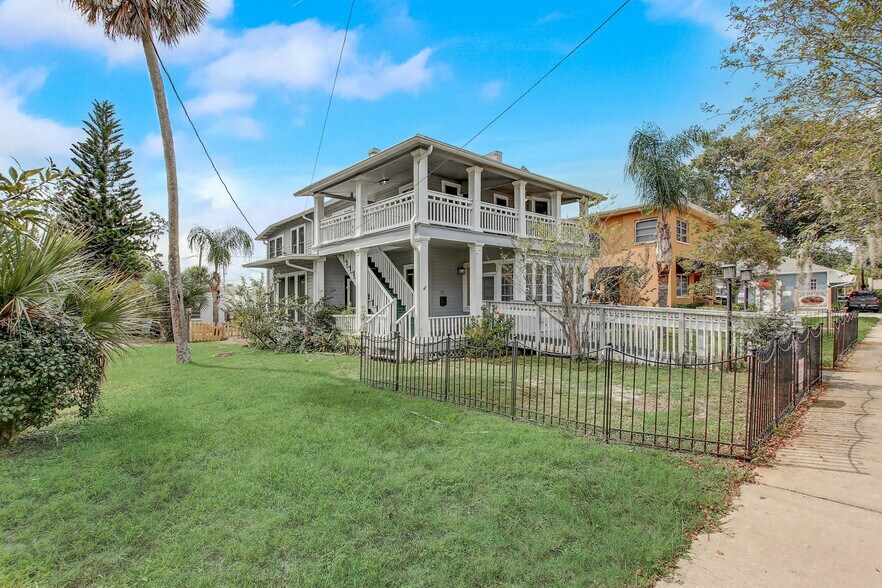 More Photos Of 114-118 Live Oak St st, New Smyrna Beach Apartments For Lease