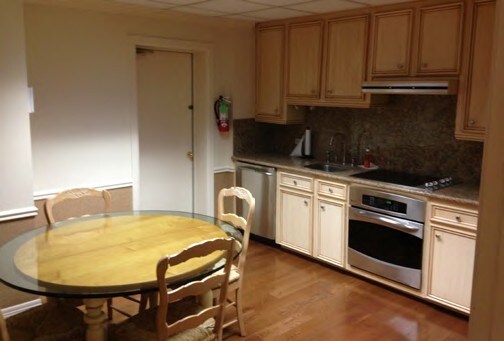 More Photos Of 3007 Crossview Dr, Houston Showroom For Sale