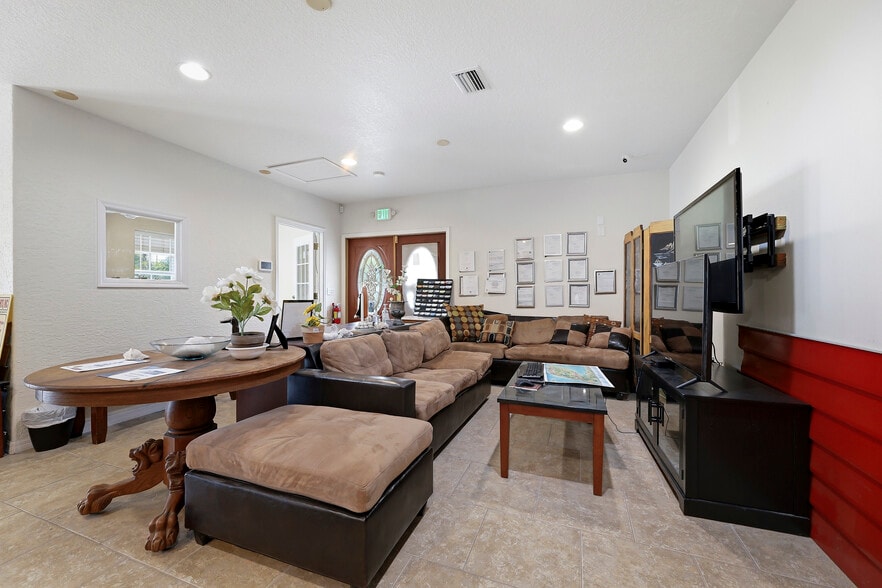 More Photos Of 3526 Ellis Ln, Mims Freestanding For Sale