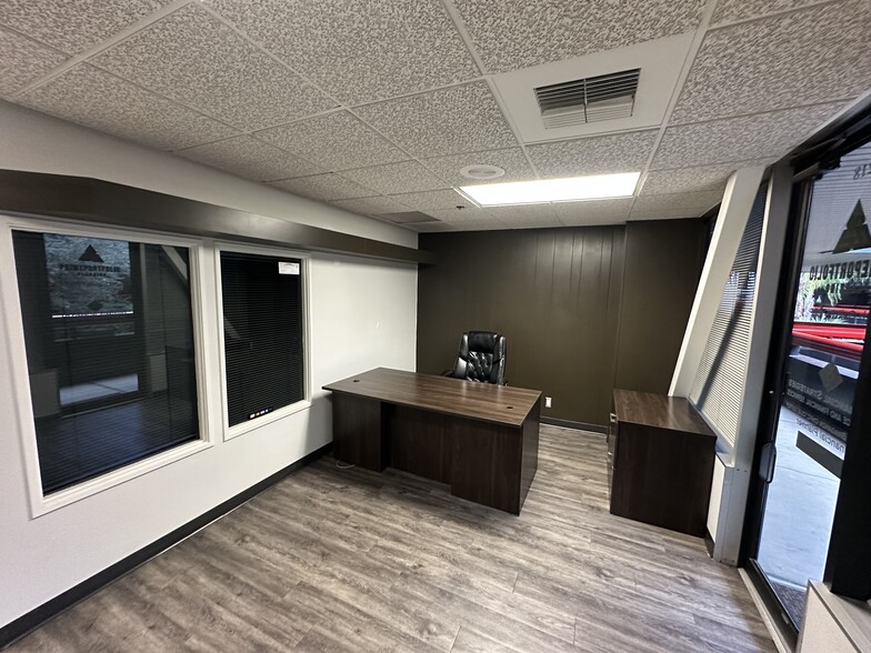 More Photos Of 5401 Business Park S, Bakersfield Loft Creative Space For Sale