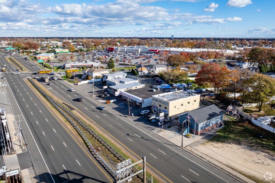 More Photos Of 135-137 Sunrise Hwy, Amityville Storefront Retail Office For Lease