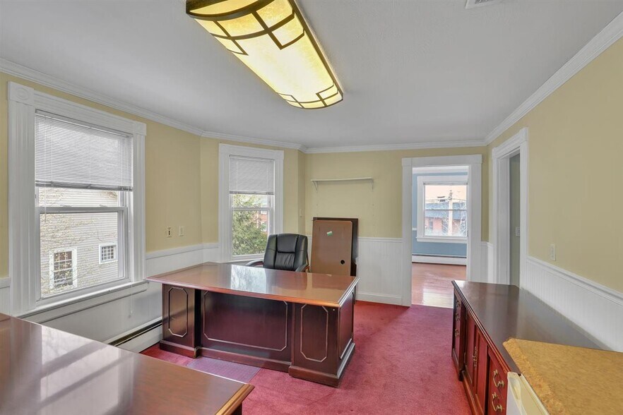 More Photos Of 36 School St, Glastonbury Office For Sale