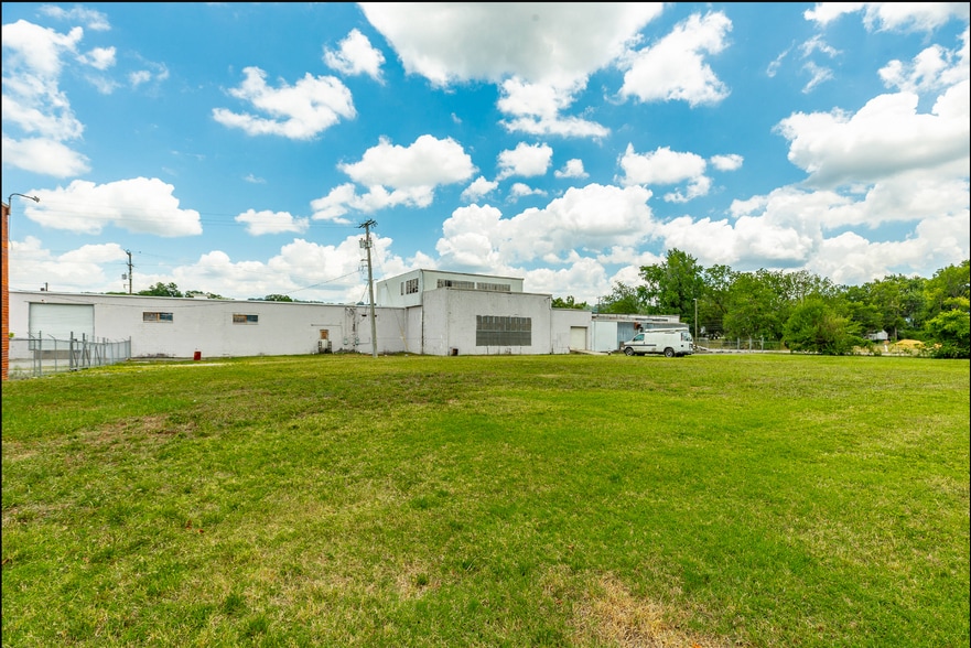 More Photos Of 1502 E 37th St, Chattanooga Warehouse For Lease