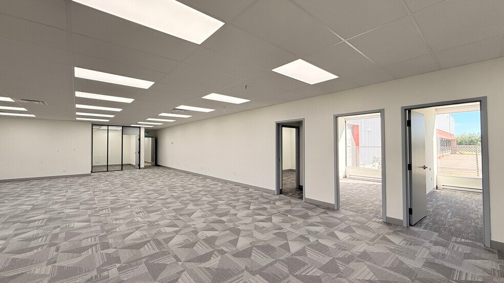 More Photos Of 109 Summerlea Rd, Brampton Manufacturing For Lease