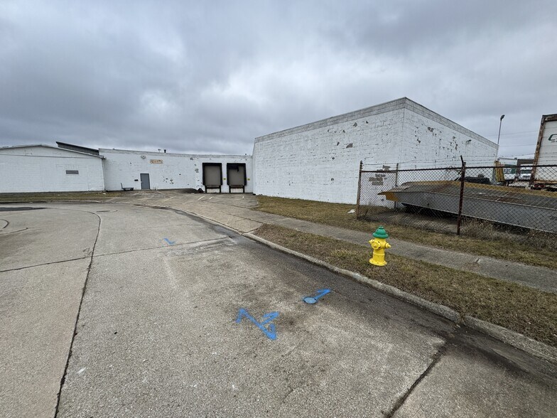 More Photos Of 905 Miami St, Akron Warehouse For Sale