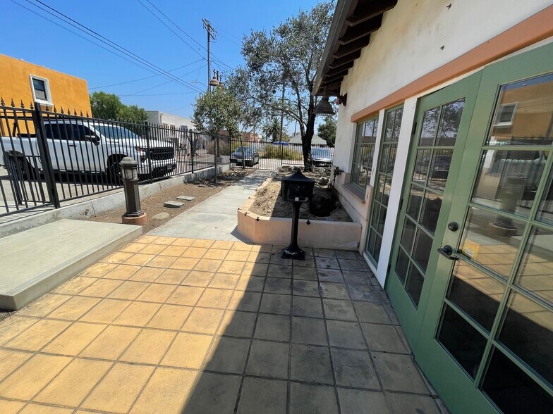 More Photos Of 125 S 10th St, Santa Paula Restaurant For Lease