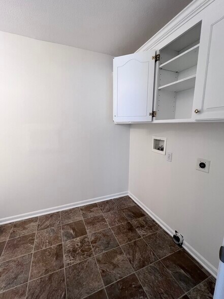 More Photos Of 3005-3033 S Shrank Cir, Independence Apartments For Sale