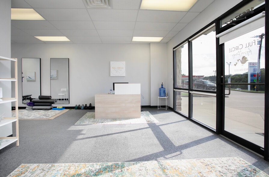 More Photos Of 16637 Old Jacksonville Hwy, Tyler Storefront Retail Office For Lease