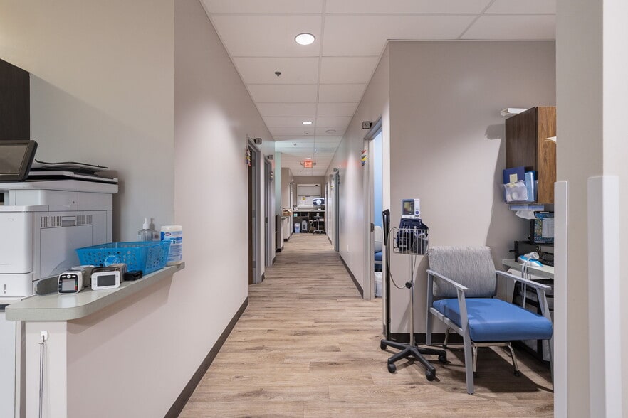 More Photos Of 10007 Huebner Rd, San Antonio Office For Sale