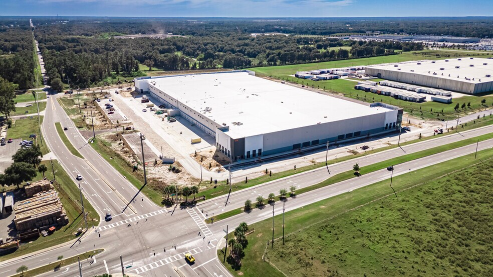 More Photos Of 2796 NW 35th St, Ocala Distribution For Lease