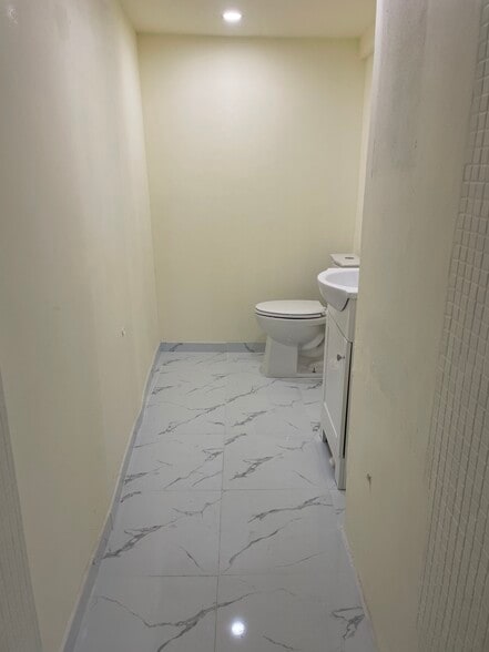 More Photos Of 10822-10824 NW 7th Ave, Miami Freestanding For Lease