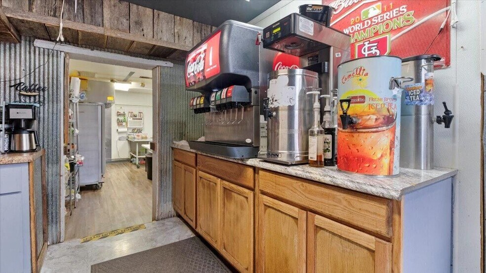 More Photos Of 1027 Porter Wagoner Blvd, West Plains Restaurant For Sale