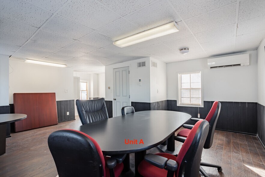 More Photos Of 8758 IN-9, Pendleton Light Manufacturing For Sale