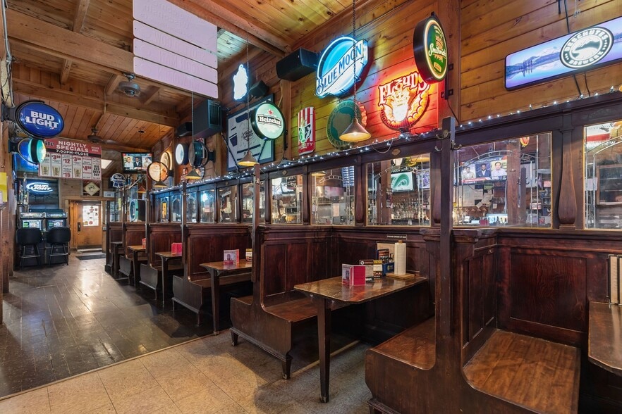 More Photos Of 217 E College Ave, Appleton Restaurant For Sale