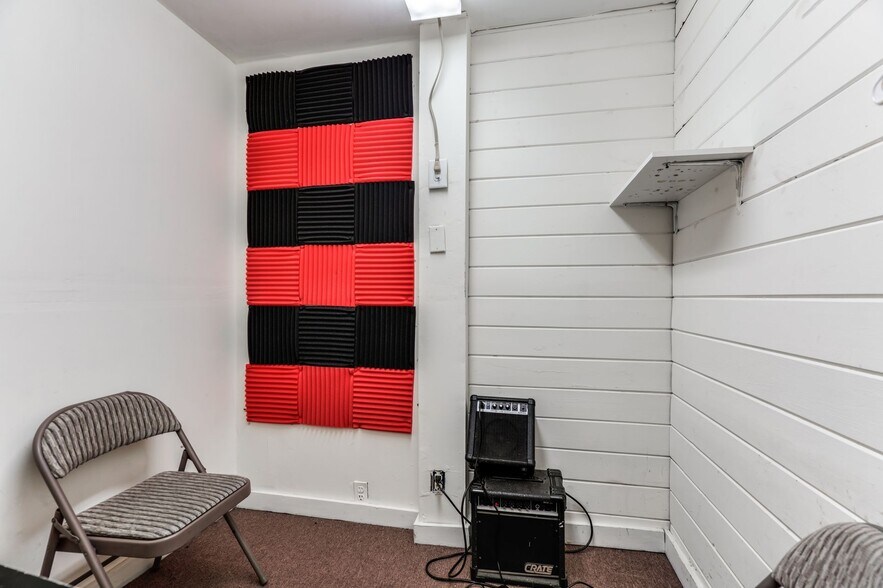 More Photos Of 377 Main St, Center Moriches Storefront Retail Office For Sale