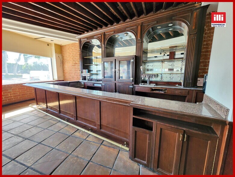 More Photos Of 4419 Van Nuys Blvd, Sherman Oaks Office For Sale