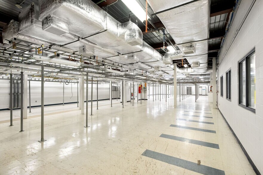 More Photos Of 2800 Diode Ln, Louisville Warehouse For Lease