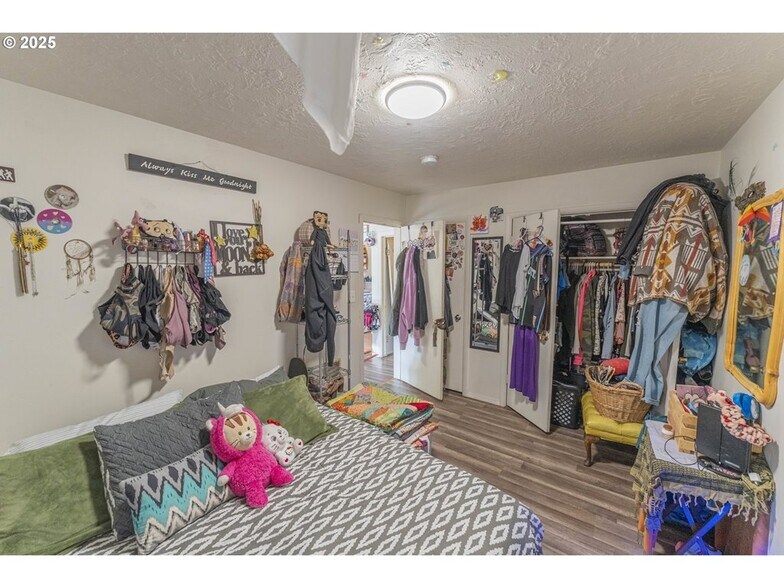 More Photos Of 2149 S Franklin St, Seaside Apartments For Sale