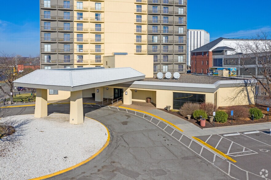 More Photos Of 5151 W American Blvd, Bloomington Hotel For Sale