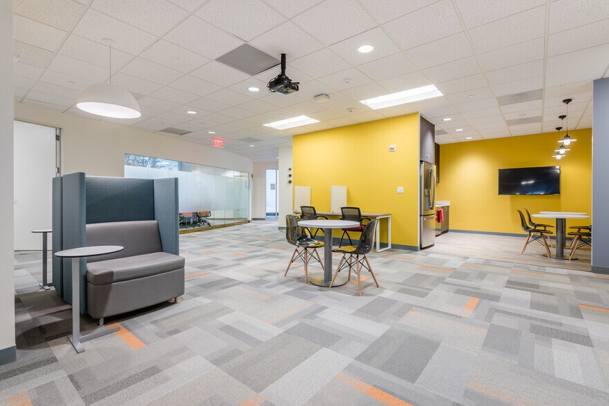 More Photos Of 8609 Westwood Center Dr, Vienna Coworking Space