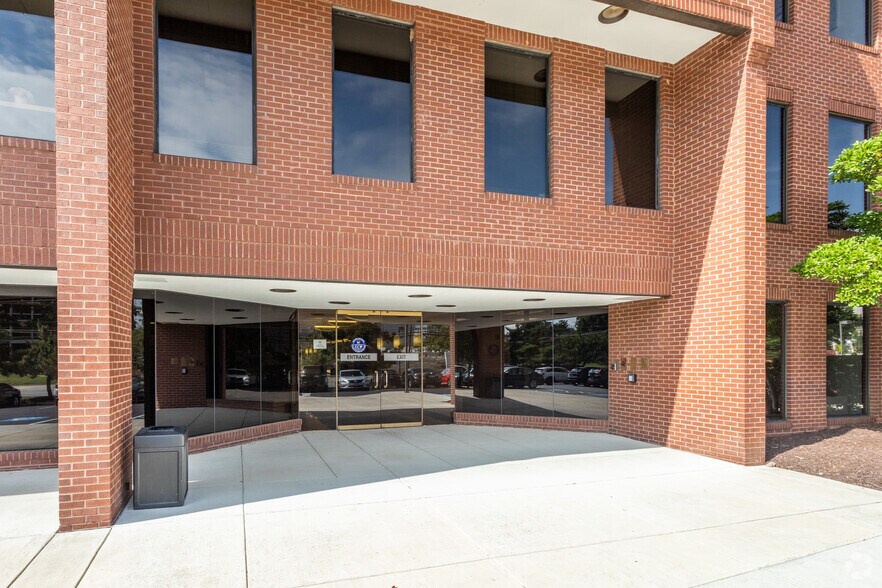 More Photos Of 8381 Old Courthouse Rd, Vienna Office For Lease