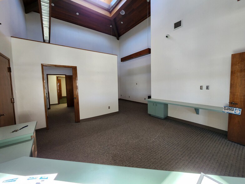 More Photos Of 624-630 Main St, Delano Freestanding For Lease