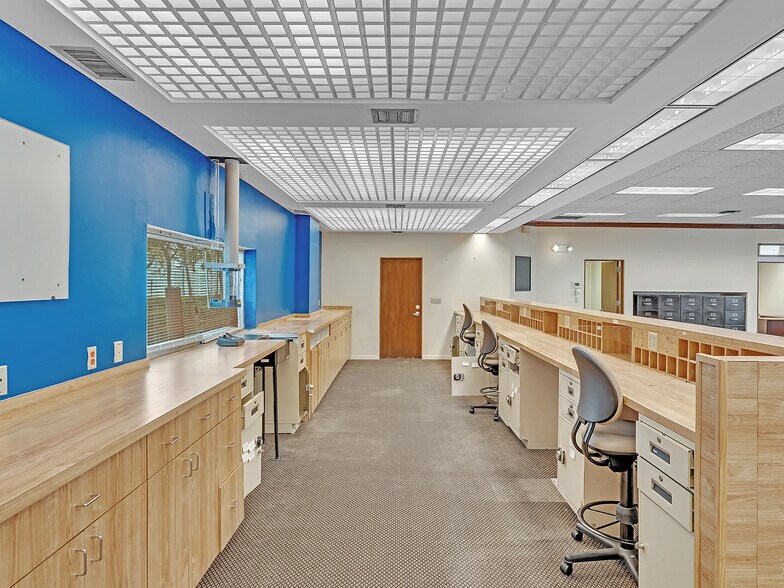 More Photos Of 4699 Nob Hill Rd, Sunrise Medical For Sale