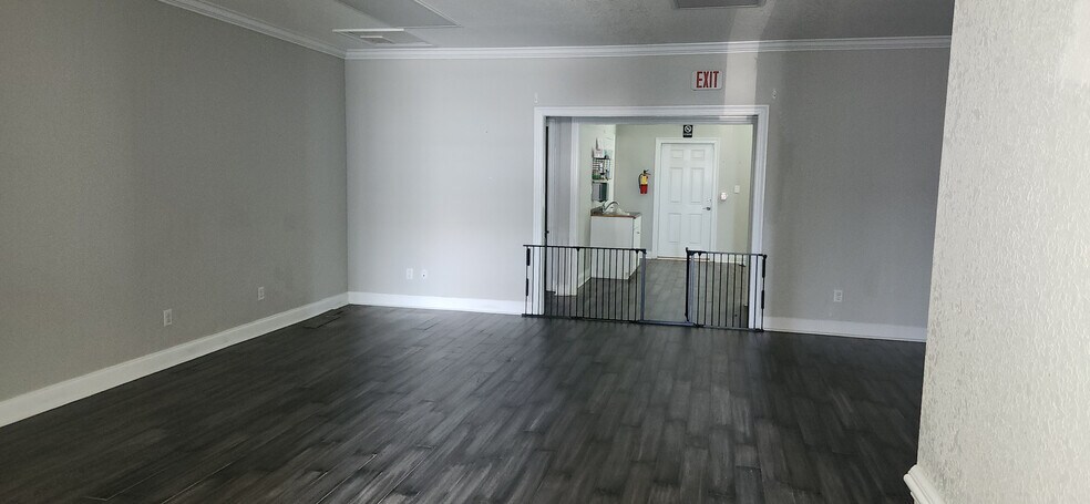 More Photos Of 1221 US 19 S, Leesburg General Retail For Lease