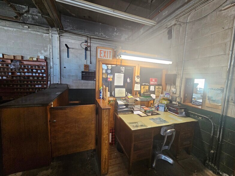 More Photos Of 173 Water St, Bridgeton Warehouse For Sale